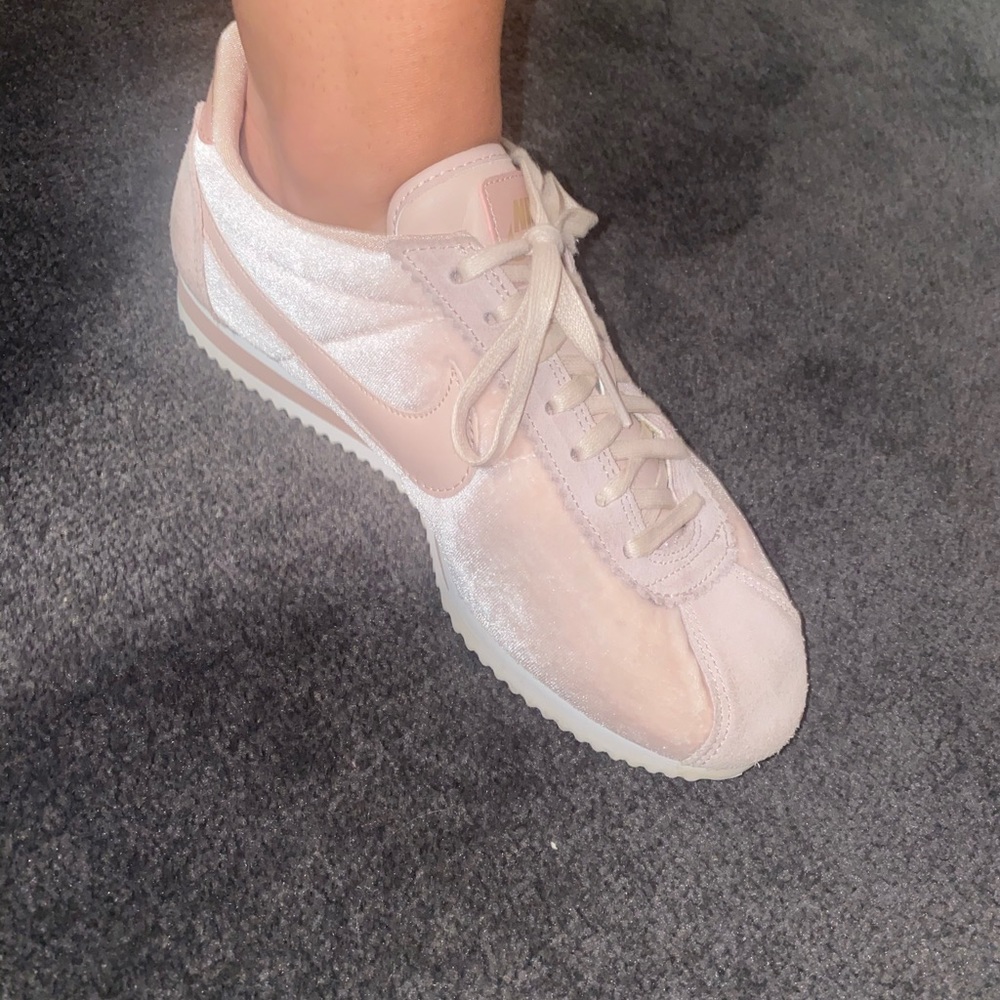 Nike Sneakers - Picture 10 of 16